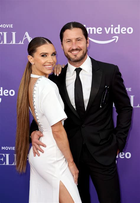 Inside Val Chmerkovskiy & Wife Jenna Johnsons。